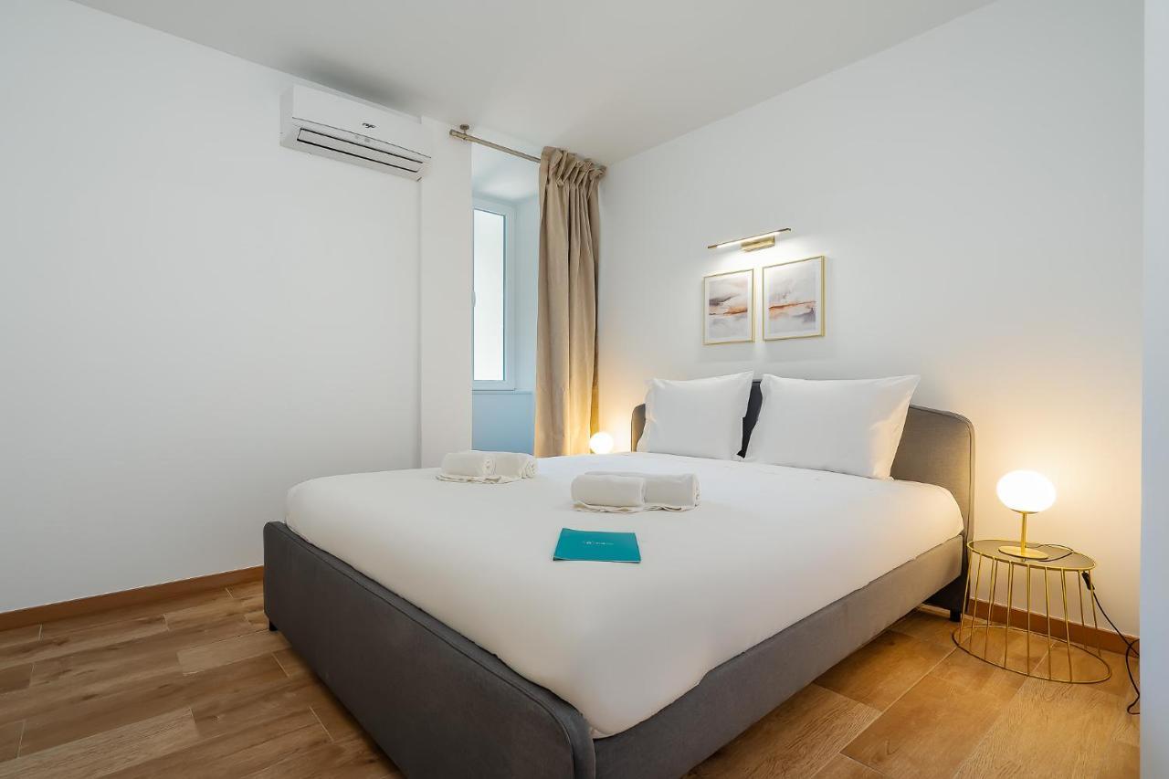 Charming Apartment W/ Pool & Balcony In Portimao By Lovelystay Bagian luar foto