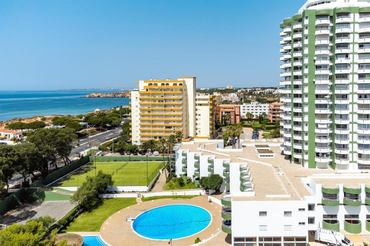 Charming Apartment W/ Pool & Balcony In Portimao By Lovelystay Bagian luar foto